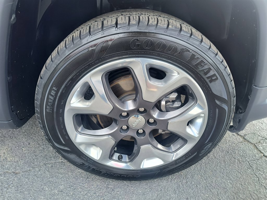 Used 2018 Jeep Compass Limited AWD/4WD image 13