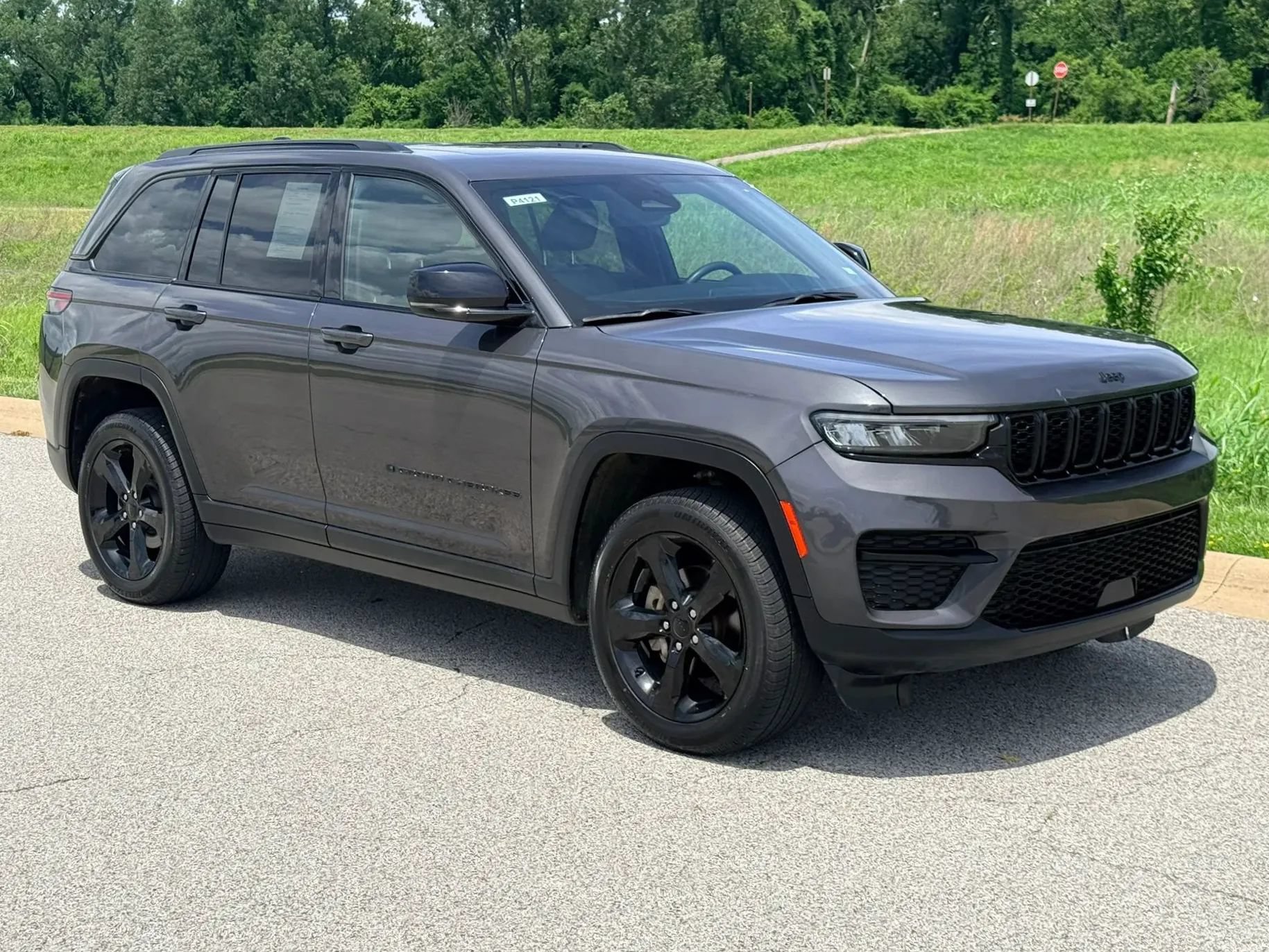 Used 2023 Jeep Grand Cherokee Altitude AWD/4WD image 40