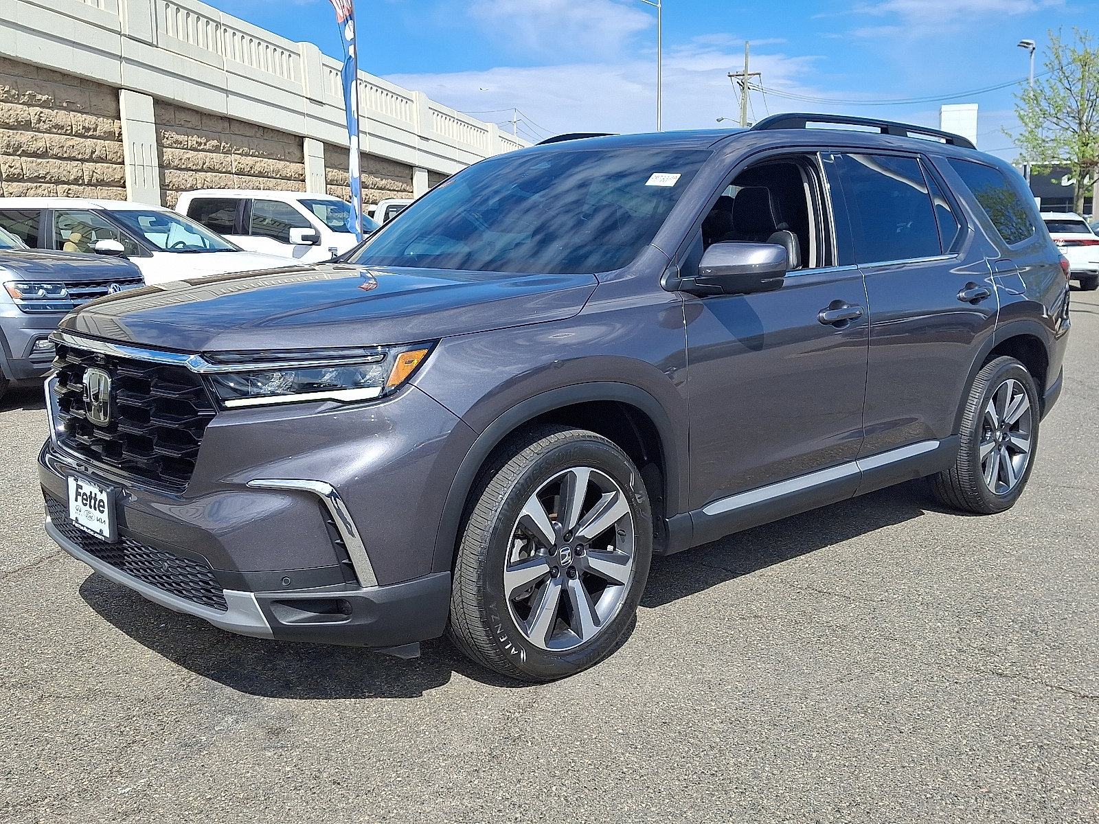 Used 2023 Honda Pilot Elite image 1