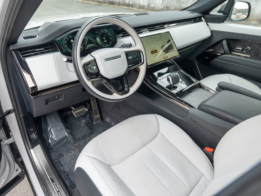 Certified 2025 Land Rover Range Rover Sport Dynamic SE AWD/4WD image 12