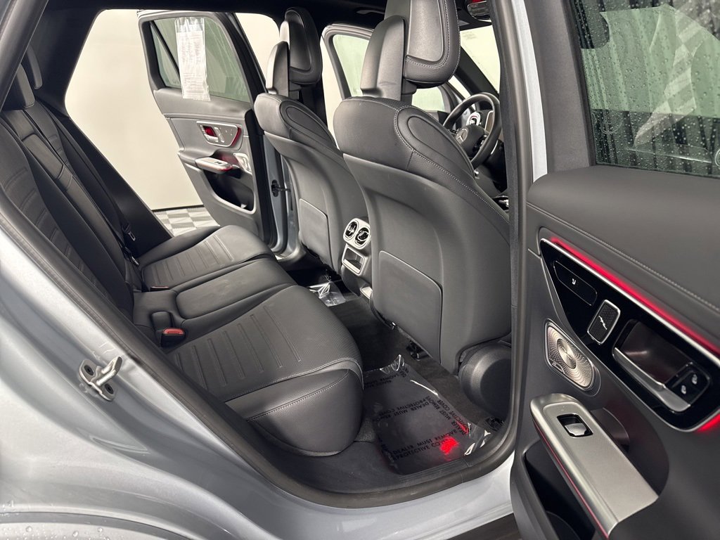 Used 2025 Mercedes-Benz GLC 350e 4MATIC image 16