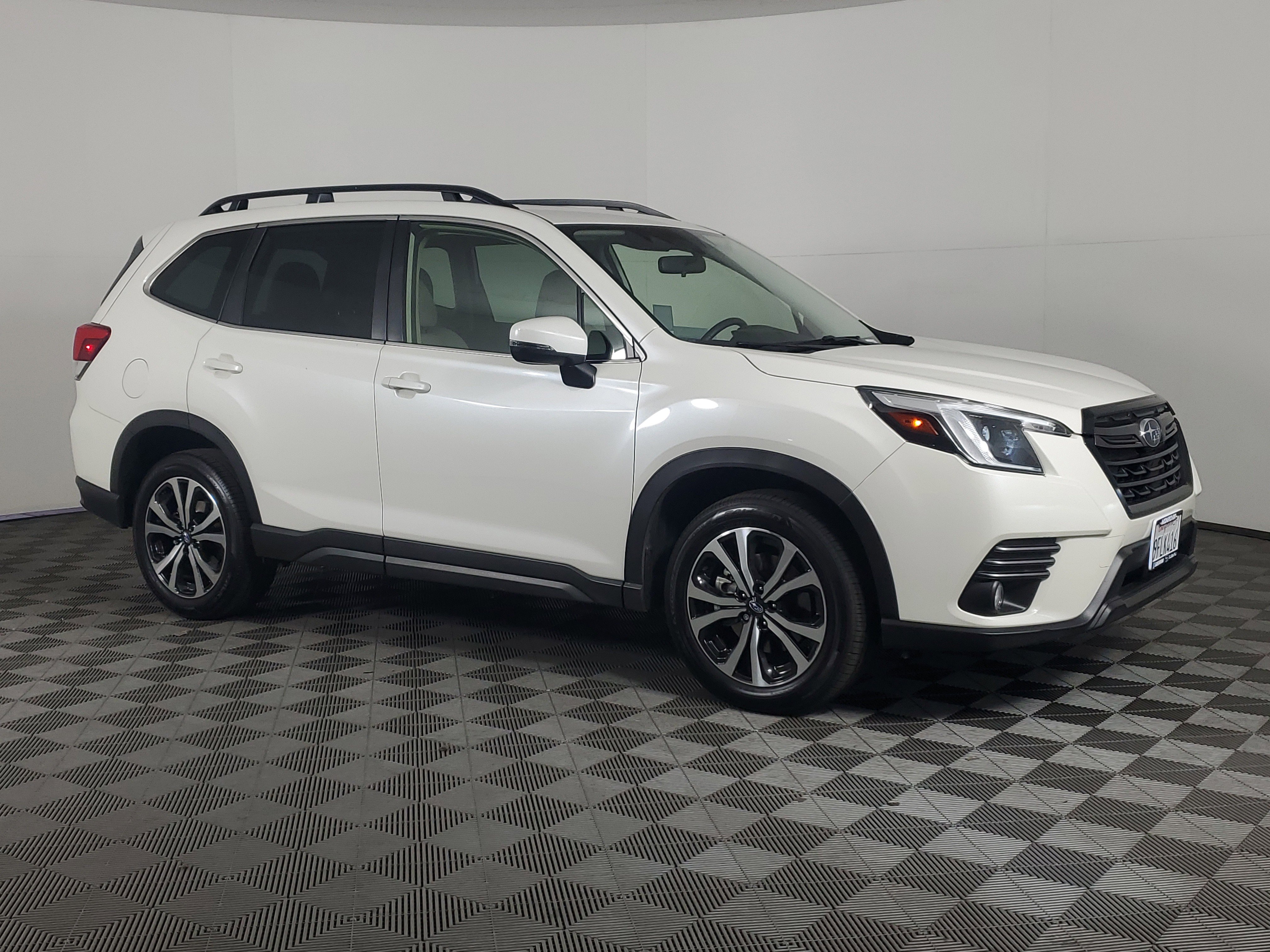 Used 2023 Subaru Forester Limited image 2
