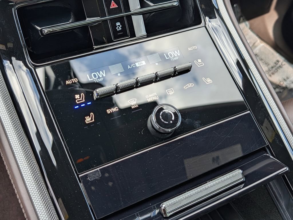 Used 2025 Porsche Panamera 4 image 21