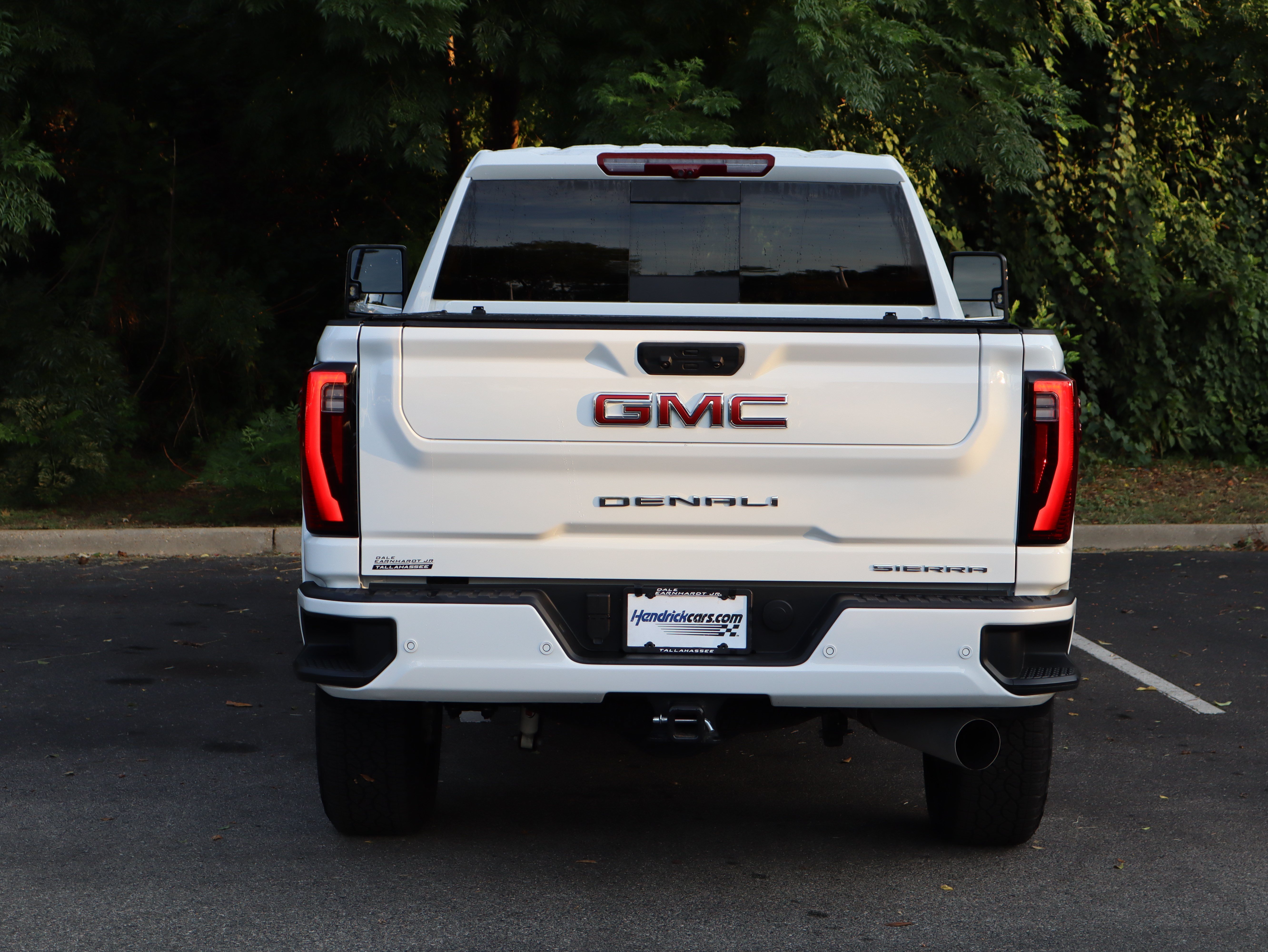 Used 2025 GMC Sierra 2500 Denali w/ Denali Reserve Package AWD/4WD image 9