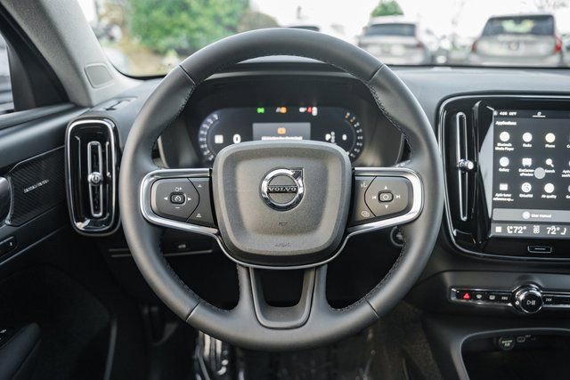 New 2026 Volvo XC40 B5 Ultra w/ Protection Package Premier image 29