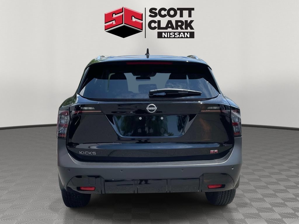 Used 2025 Nissan Kicks SR FWD image 5