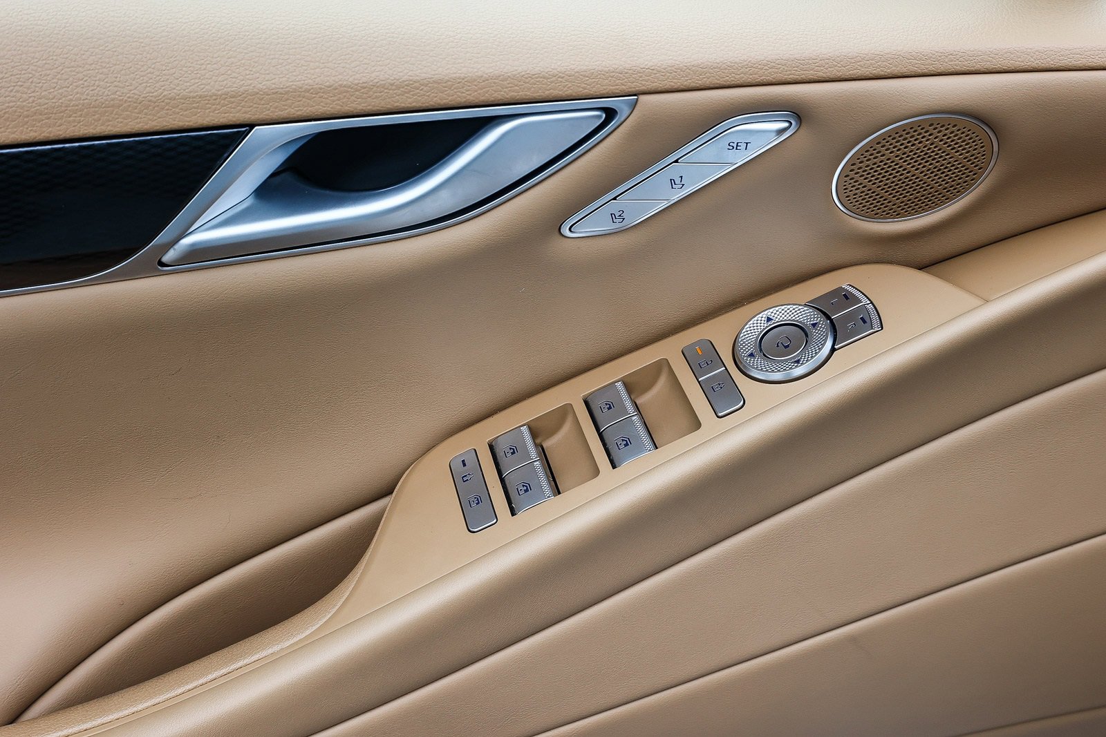 Used 2025 Genesis G80 2.5T image 21