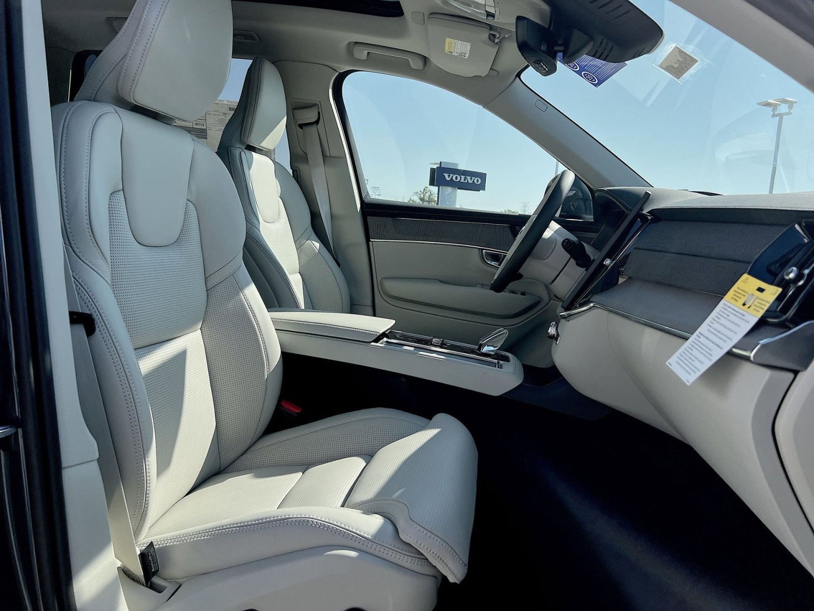 New 2026 Volvo XC90 T8 Ultra image 28
