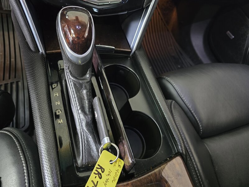 Used 2013 Cadillac XTS Luxury FWD image 22