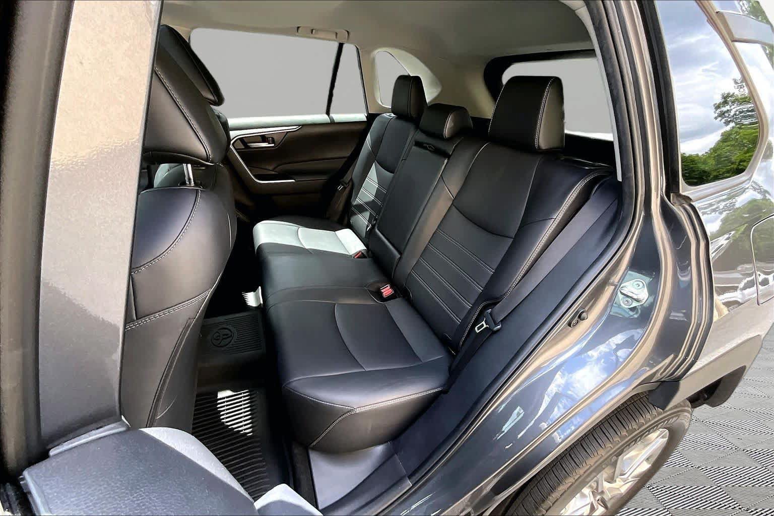 Used 2023 Toyota RAV4 XLE Premium FWD image 21