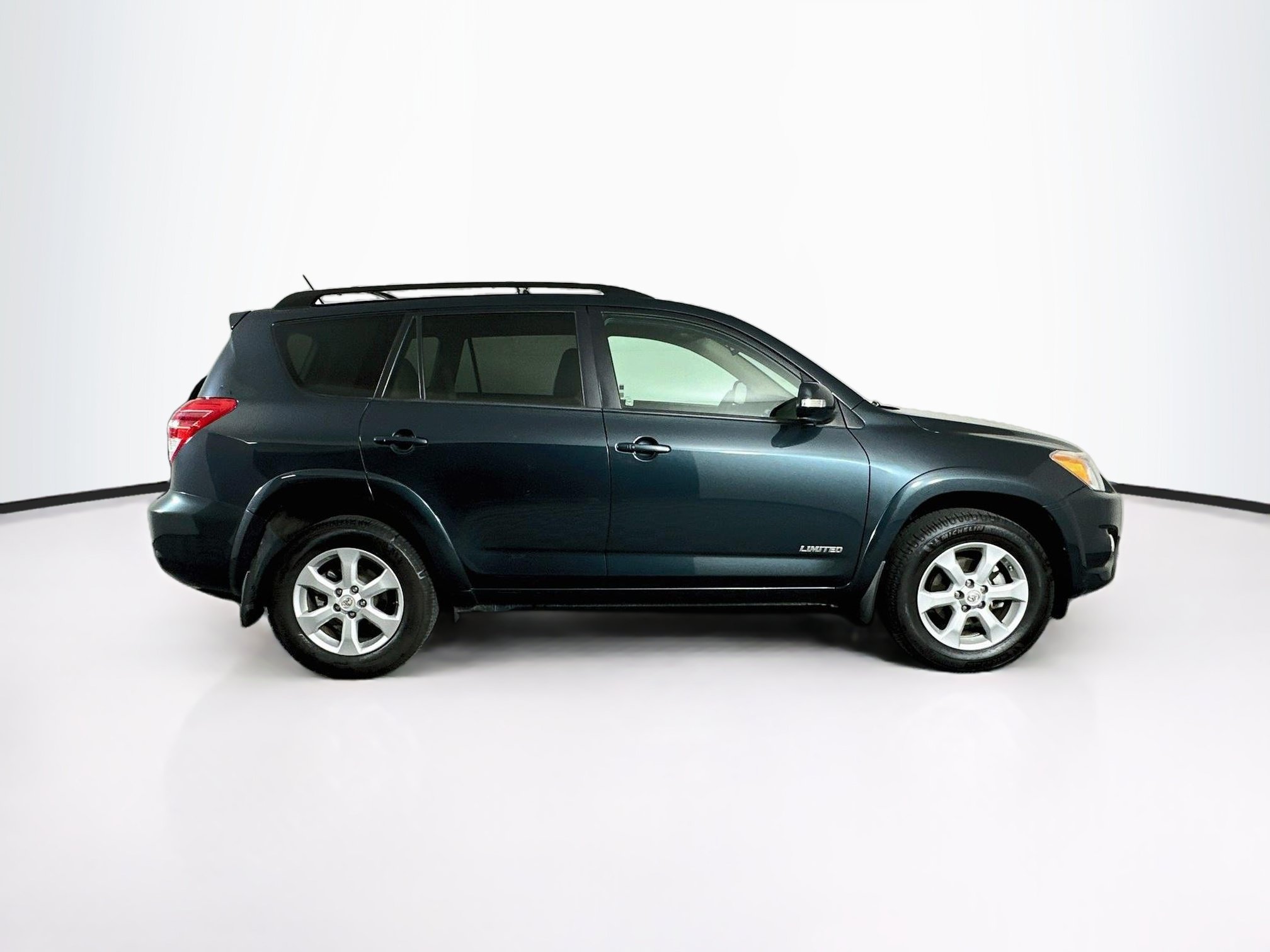 Used 2011 Toyota RAV4 Limited w/ Limited Extra Value Pkg AWD/4WD image 10