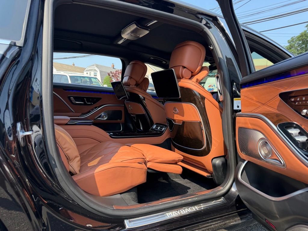 Used 2024 Mercedes-Benz Maybach S 580 4MATIC image 12