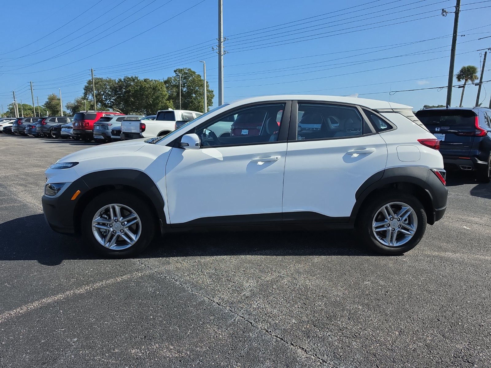 Used 2023 Hyundai Kona SE AWD/4WD image 6