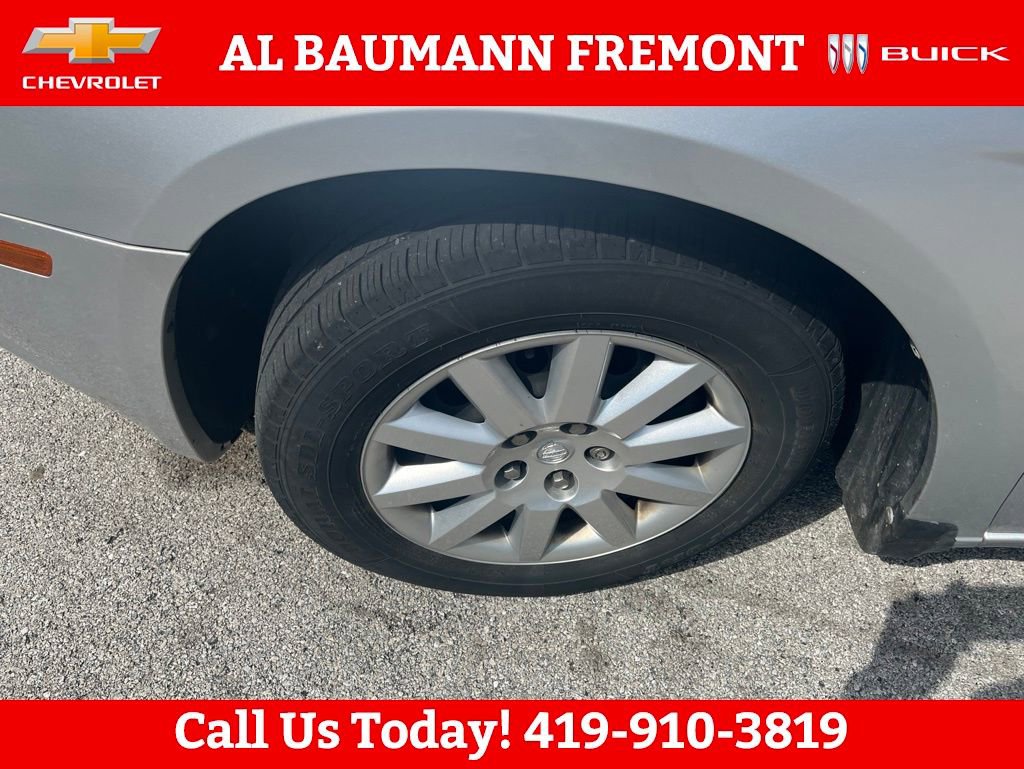 Used 2010 Chrysler Sebring Touring FWD image 5