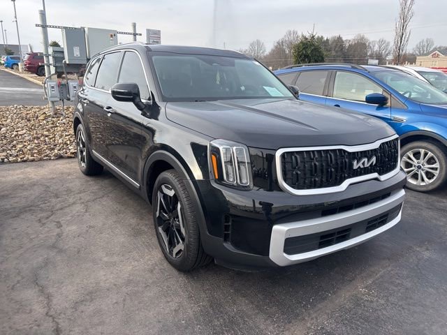 Used 2025 Kia Telluride EX image 3