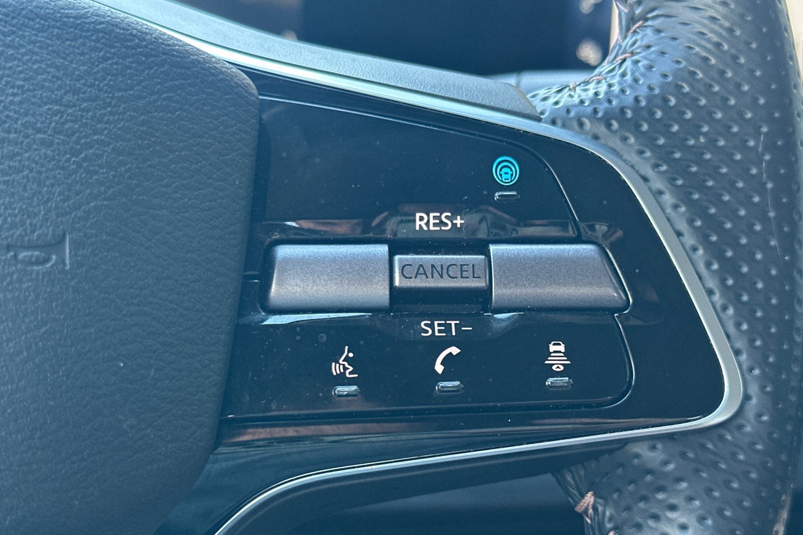 Certified 2023 Nissan Ariya FWD image 37
