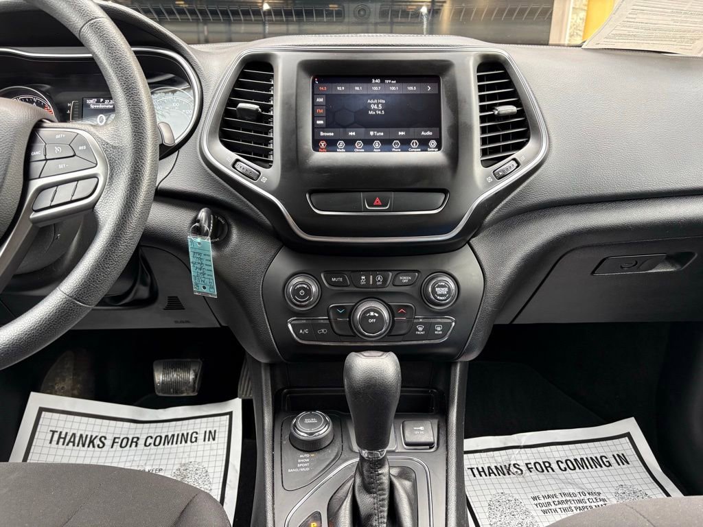 Used 2019 Jeep Cherokee Latitude w/ Popular Appearance Group image 30