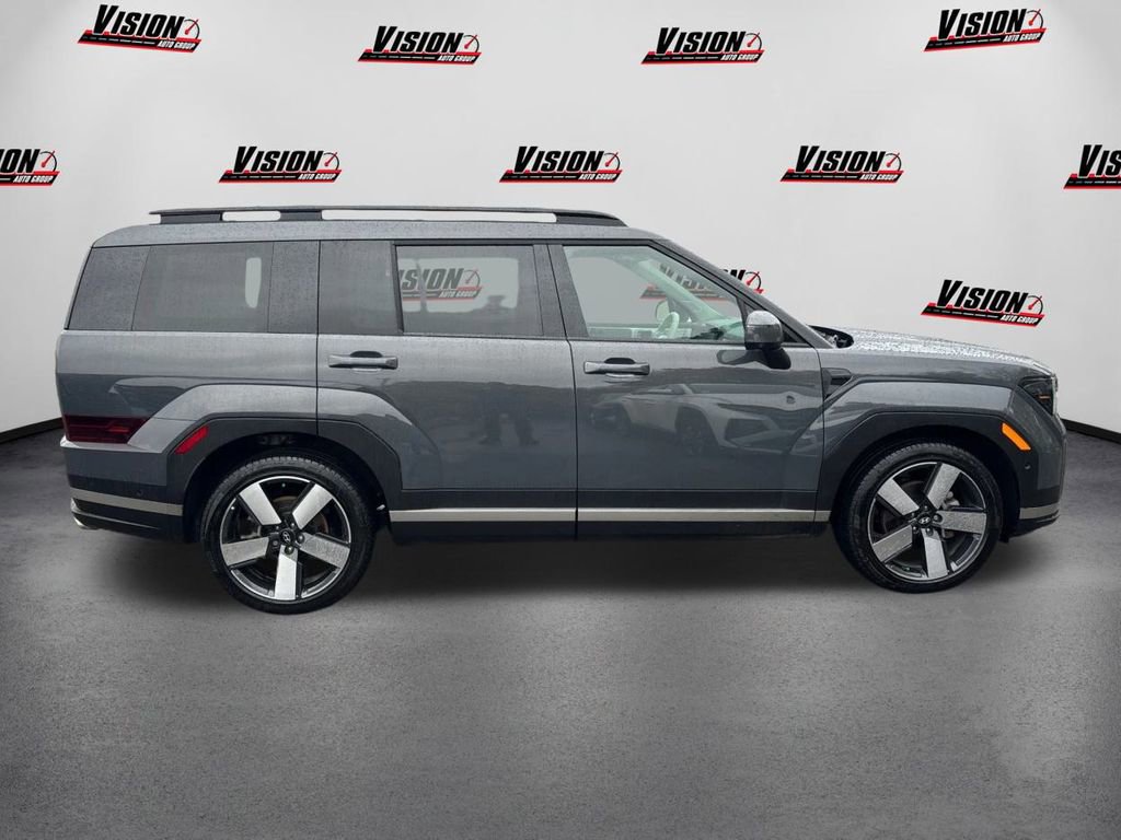 Used 2024 Hyundai Santa Fe Limited image 4