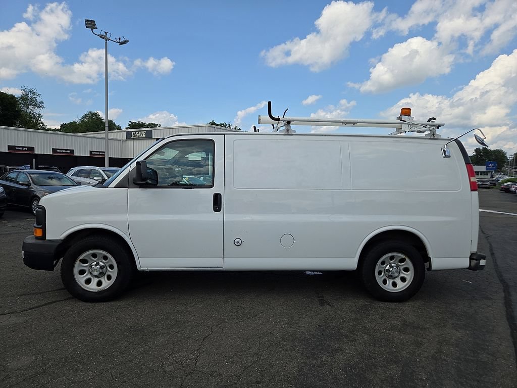 Used 2010 Chevrolet Express 1500 RWD image 8
