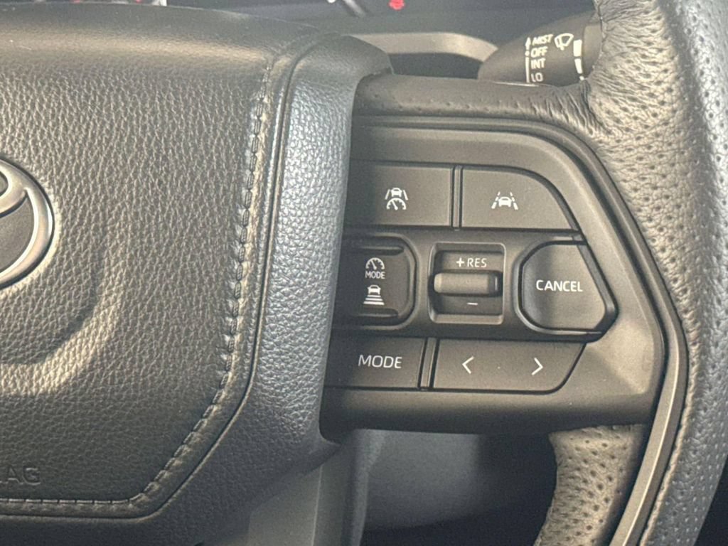 Used 2025 Toyota Tacoma TRD Pro AWD/4WD image 21