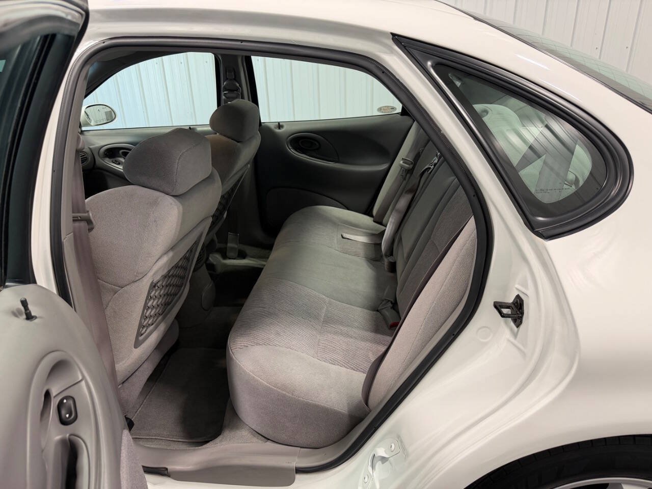 Used 1997 Ford Taurus SHO FWD image 10