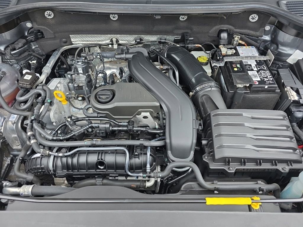 Used 2024 Volkswagen Taos SE image 11