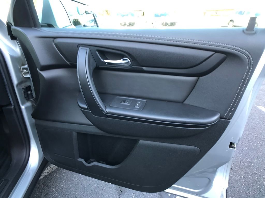 Used 2016 Chevrolet Traverse LT image 28