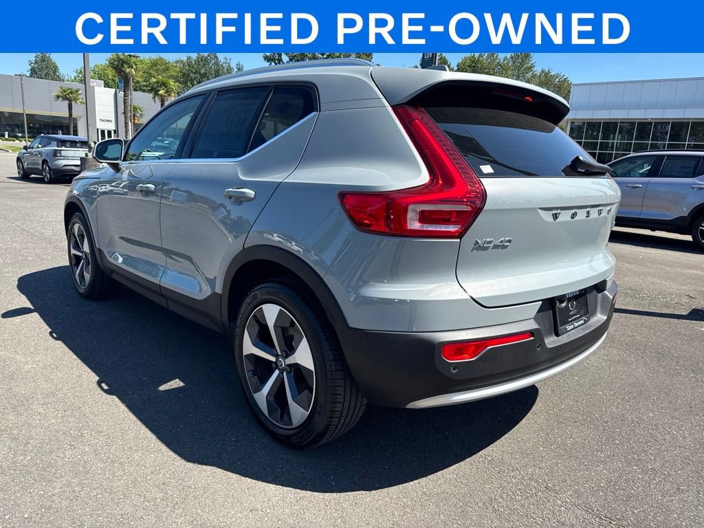 Certified 2025 Volvo XC40 B5 Plus AWD/4WD image 3