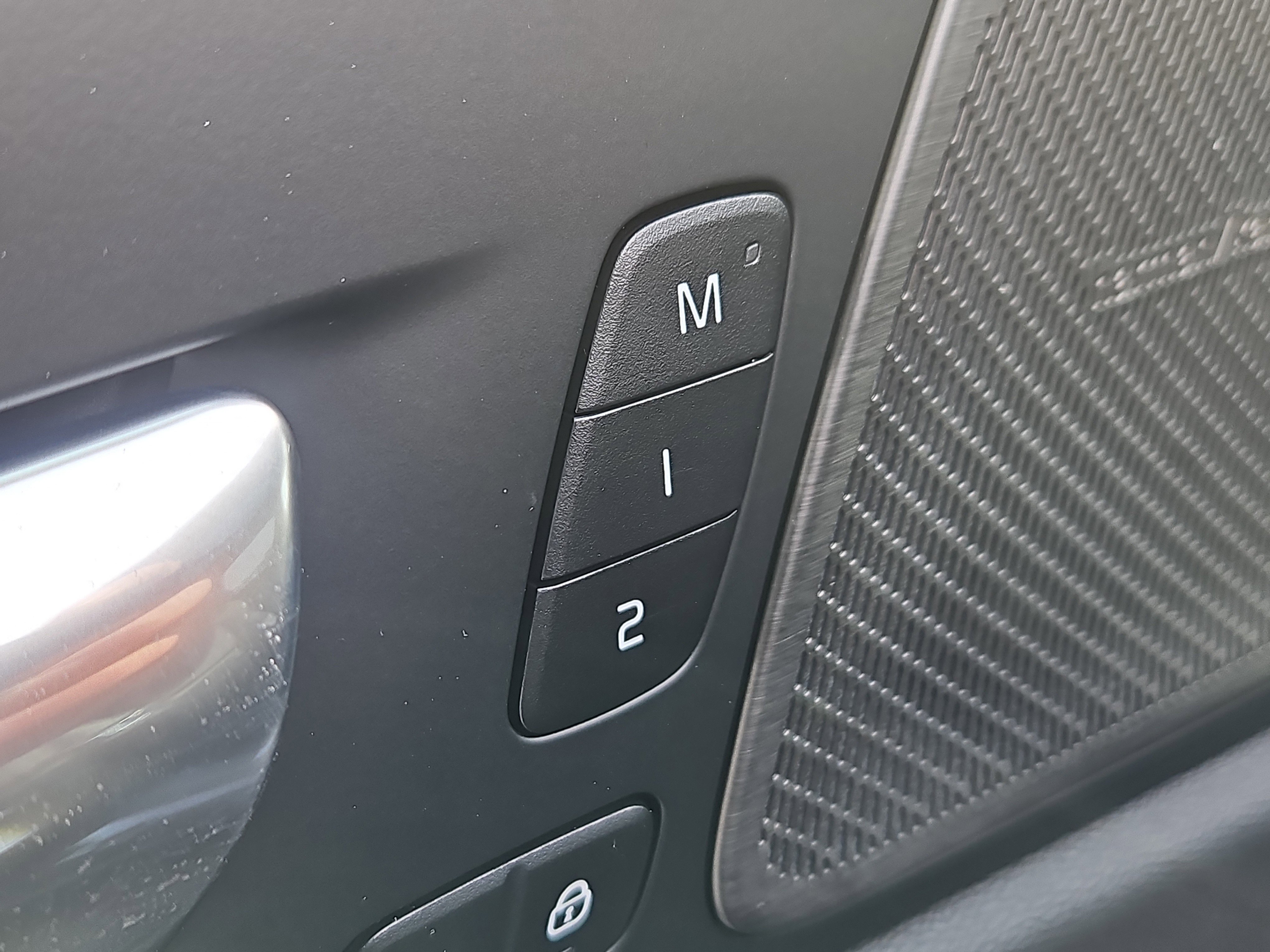 New 2026 Volvo XC60 T8 Ultra w/ Protection Package Premier image 10