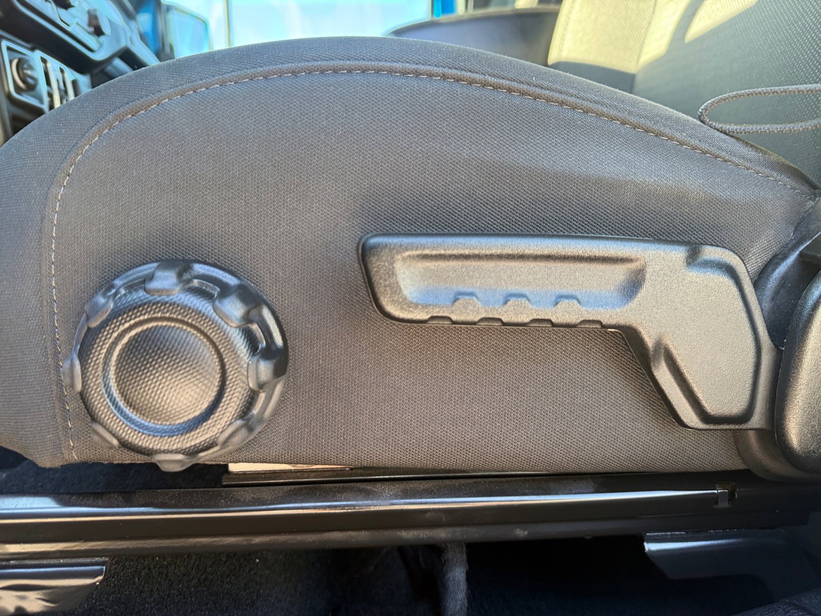 Used 2023 Jeep Gladiator Willys image 12