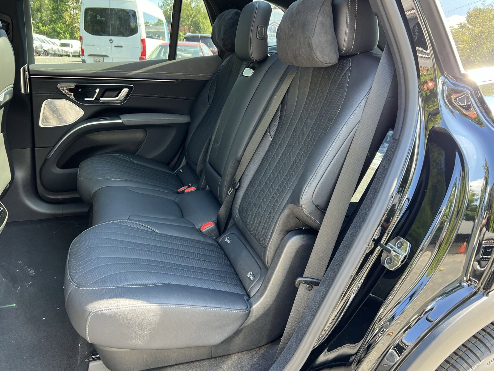 New 2026 Mercedes-Benz EQS 400 4MATIC SUV image 23