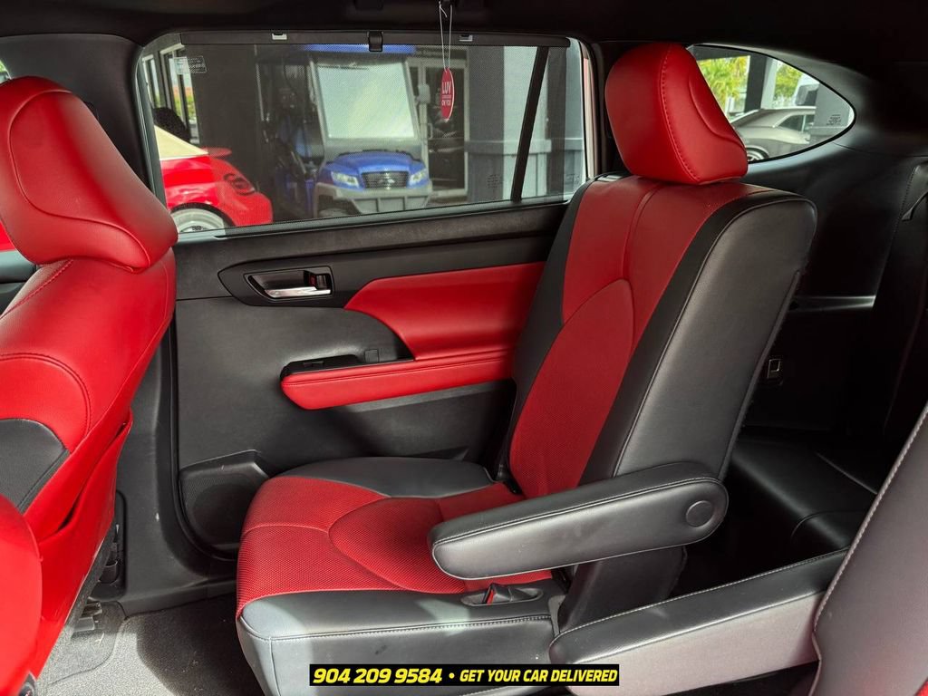Used 2021 Toyota Highlander XSE FWD image 29