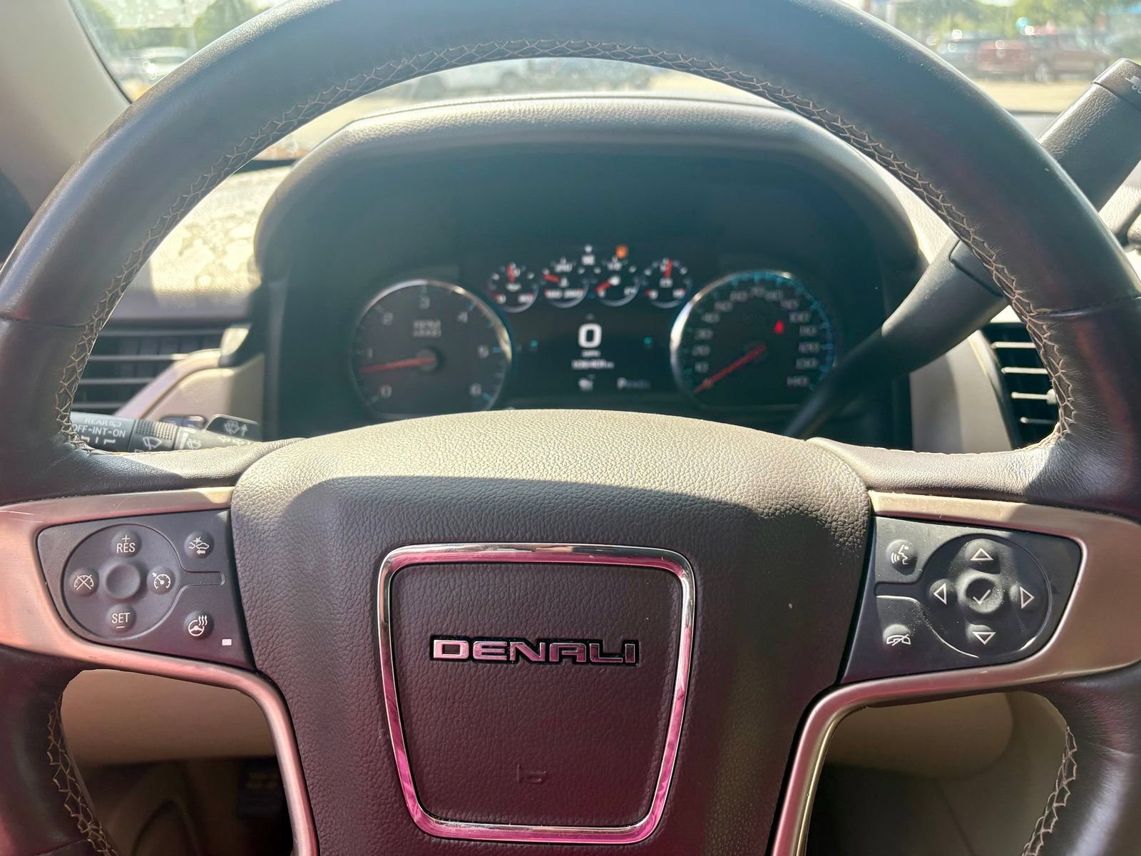 Used 2019 GMC Yukon XL Denali w/ Denali Ultimate Package RWD image 16