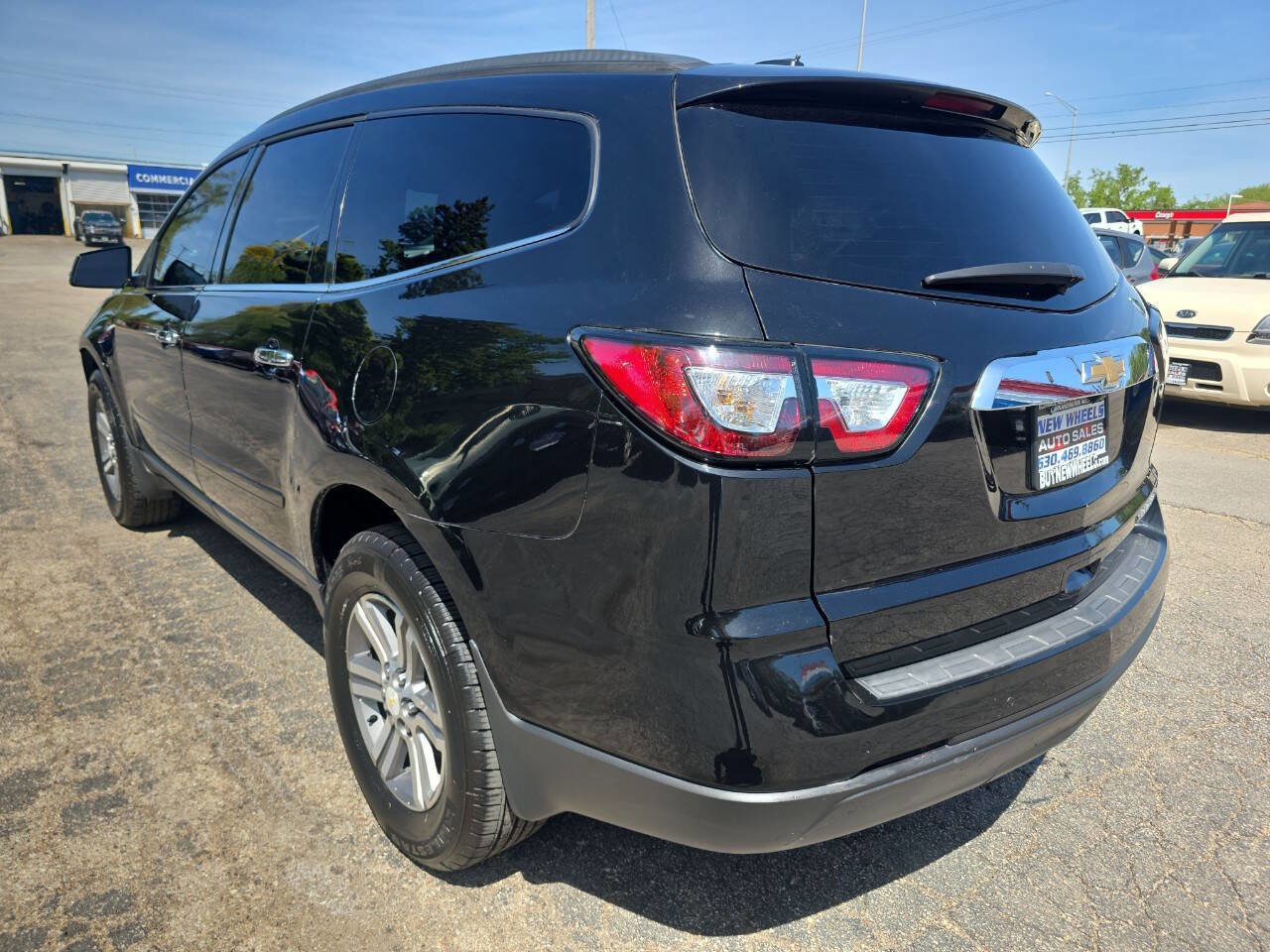 Used 2016 Chevrolet Traverse LT FWD image 19