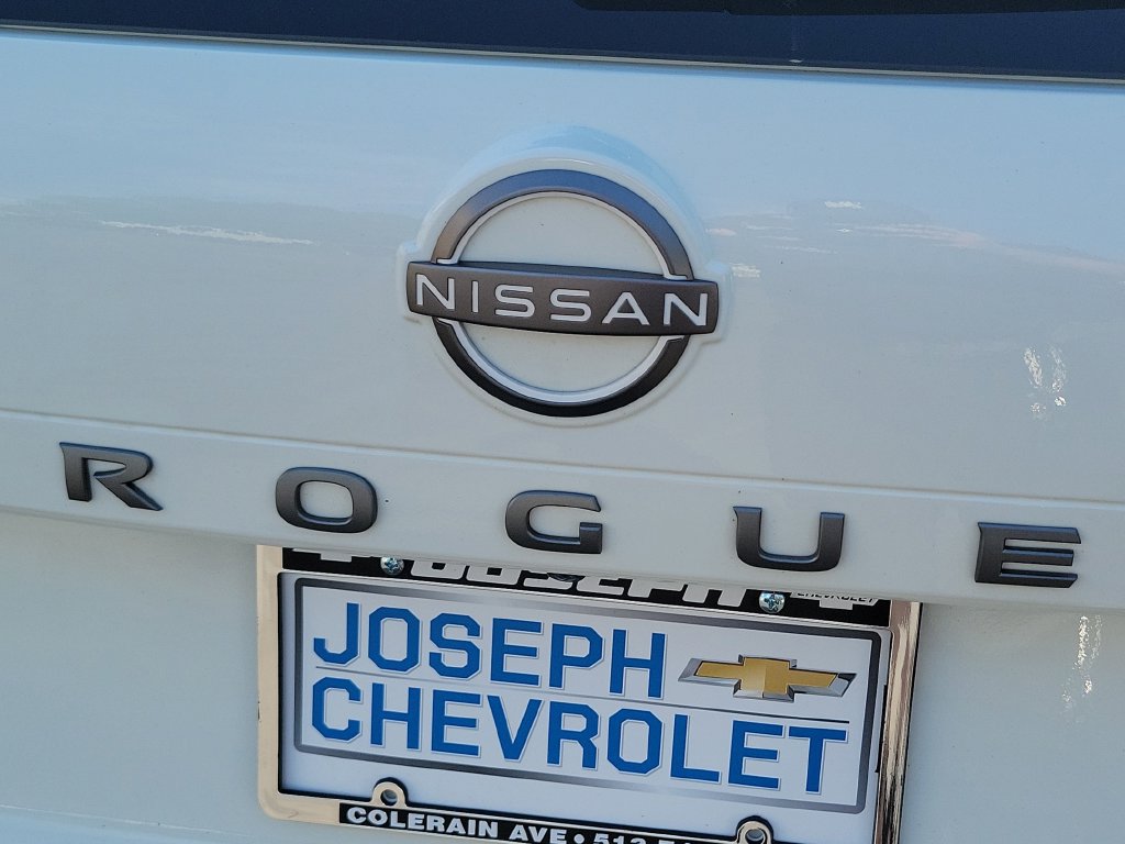 Used 2024 Nissan Rogue S FWD image 10