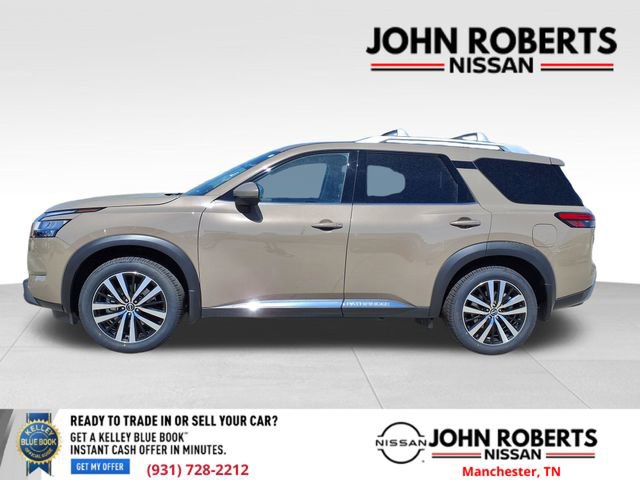 Used 2024 Nissan Pathfinder Platinum FWD image 2