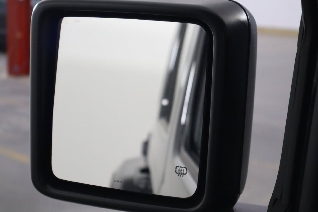 Used 2025 Jeep Wrangler Unlimited Sahara AWD/4WD image 39