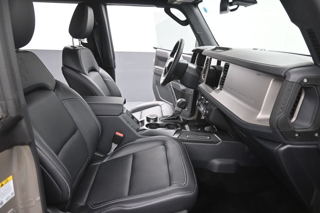 New 2026 Ford Bronco Outer Banks AWD/4WD image 24