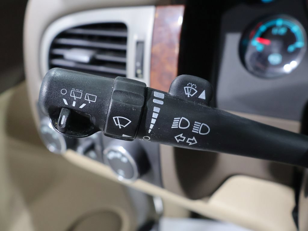 Used 2013 GMC Yukon SLT w/ SLT-2 Equipment Package AWD/4WD image 35