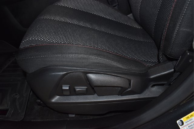 Used 2017 Chevrolet Equinox LT FWD image 16