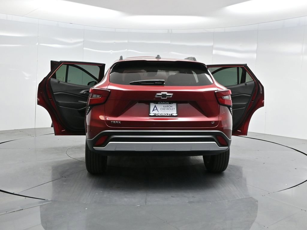 Used 2025 Chevrolet Trax LT w/ LT Convenience Package image 44