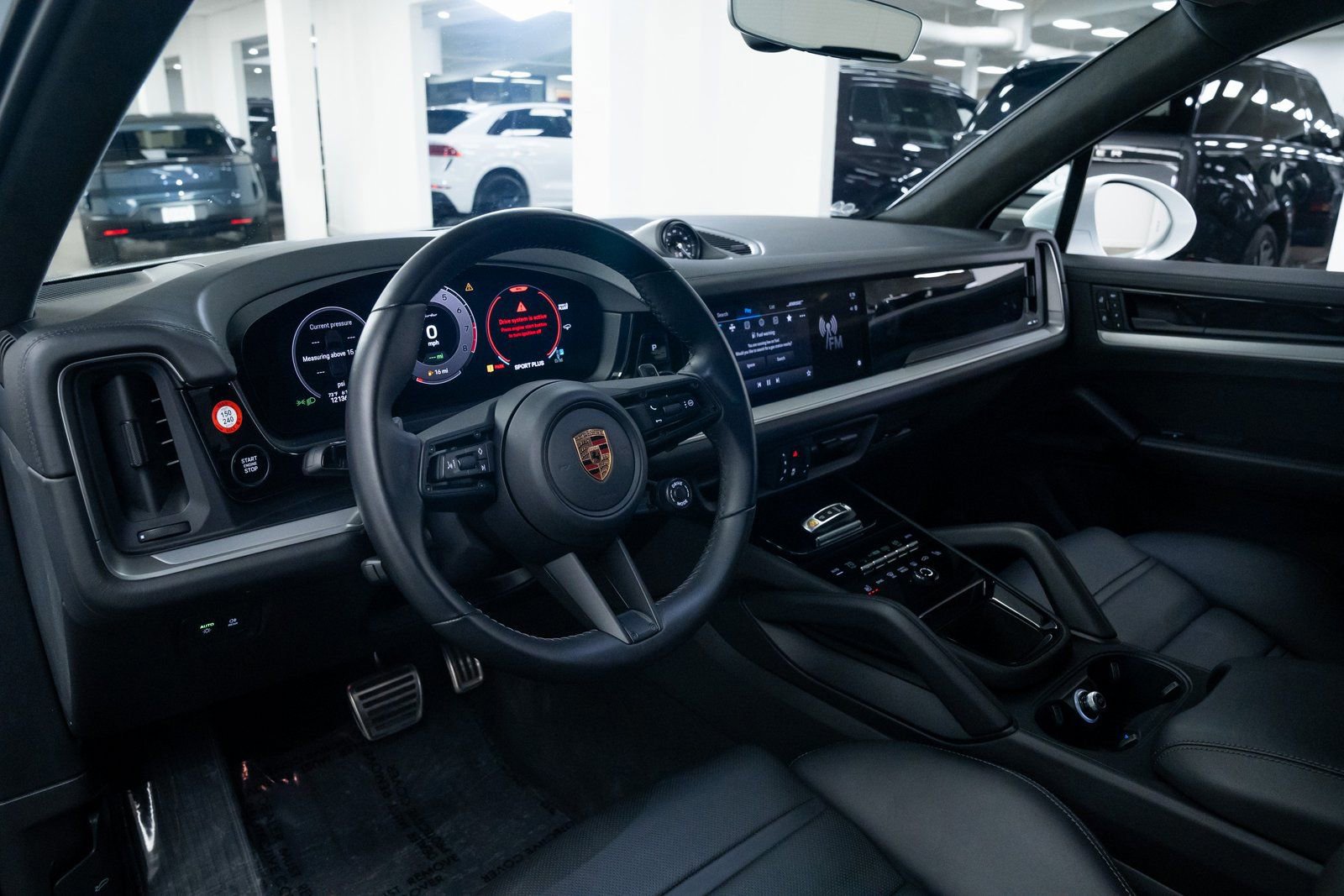 Used 2024 Porsche Cayenne Turbo AWD/4WD image 23