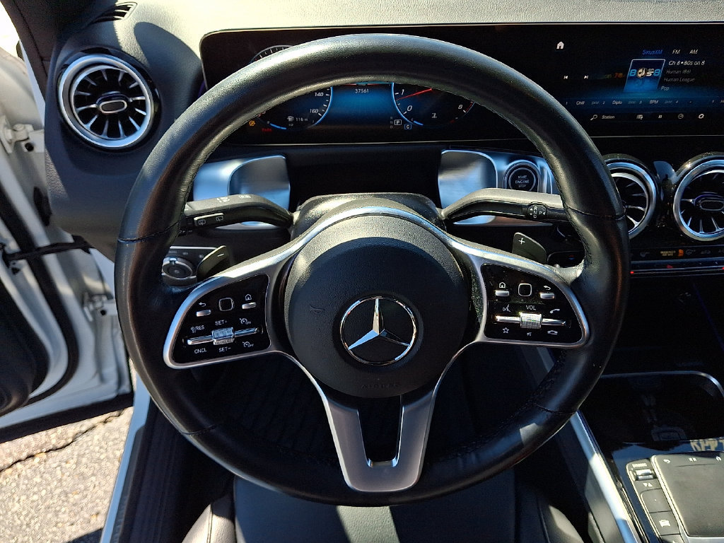 Used 2023 Mercedes-Benz GLB 250 4MATIC w/ Premium Package image 19