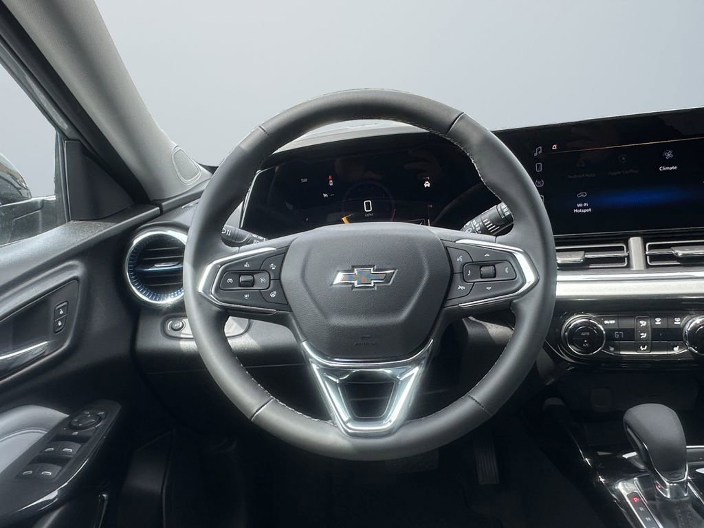 New 2026 Chevrolet Trax LT w/ Midnight Edition FWD image 12