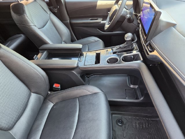 Certified 2025 Toyota Sienna XLE Woodland Edition AWD/4WD image 12
