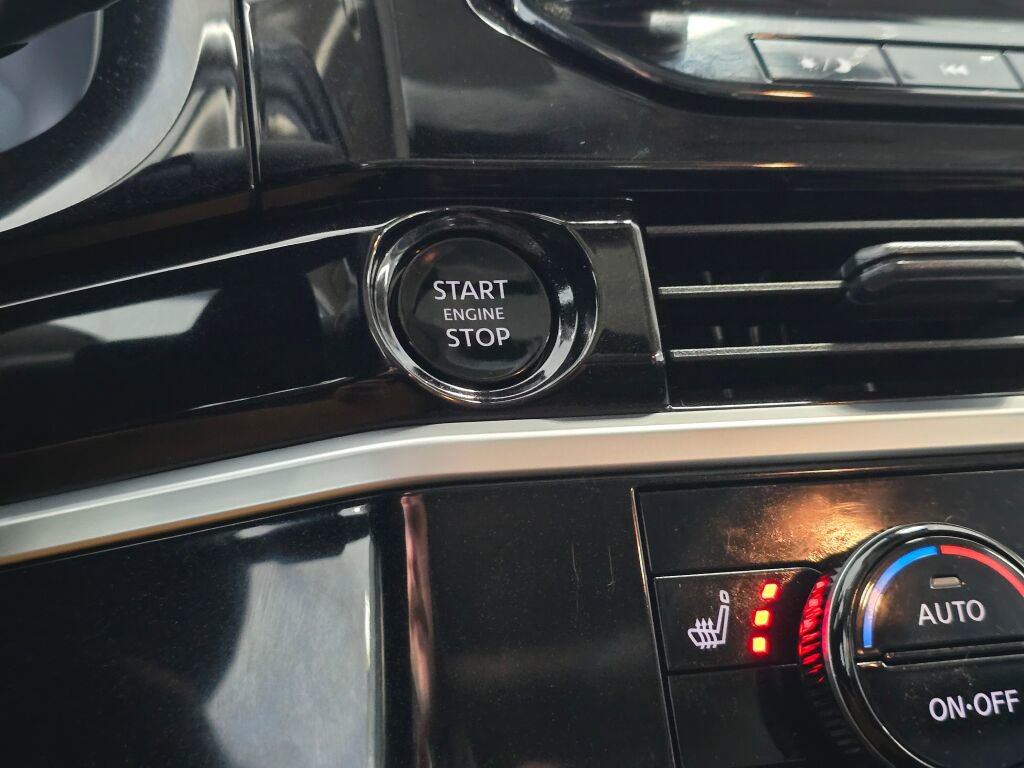 Used 2025 Nissan Pathfinder SL w/ SL Premium Package image 32