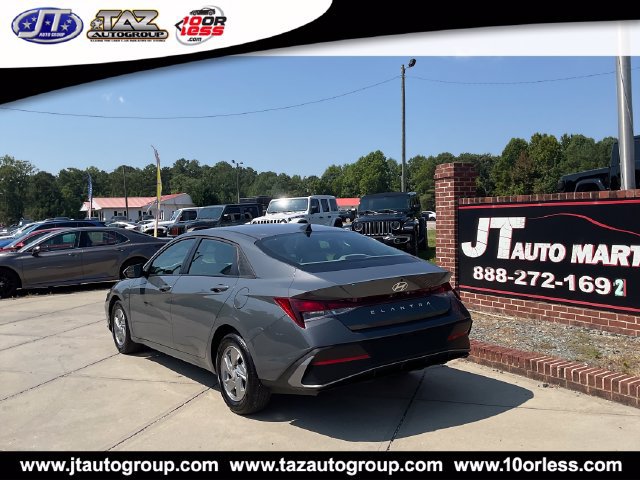 Used 2026 Hyundai Elantra SE FWD image 5