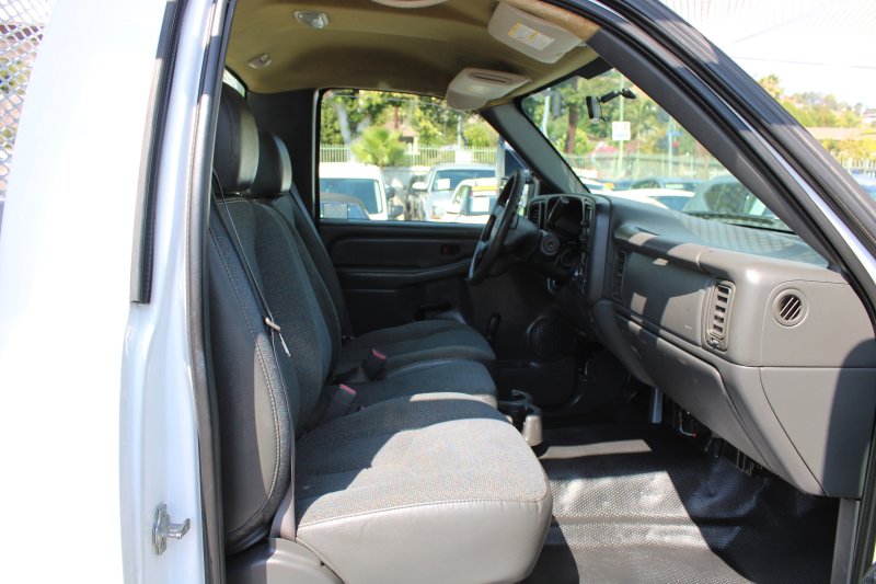 Used 2006 Chevrolet Silverado 3500 2WD Regular Cab image 8