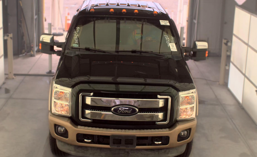 Used 2012 Ford F250 King Ranch w/ King Ranch w/Chrome Pkg AWD/4WD image 2