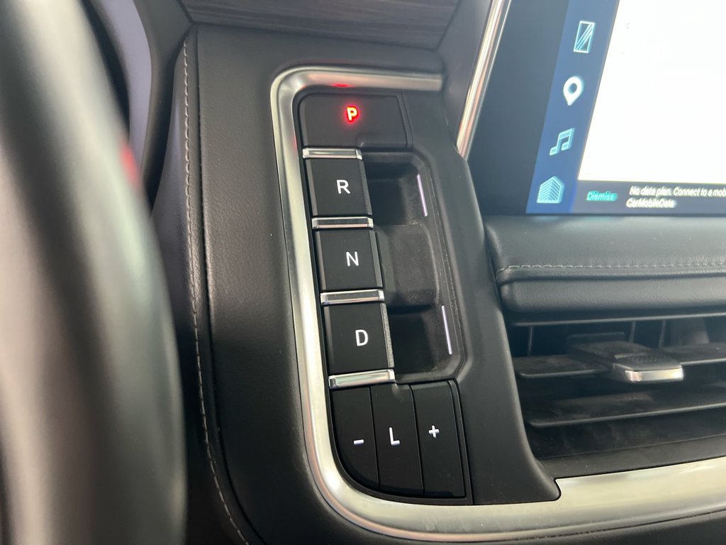 Used 2023 Chevrolet Tahoe Z71 w/ Luxury Package AWD/4WD image 18
